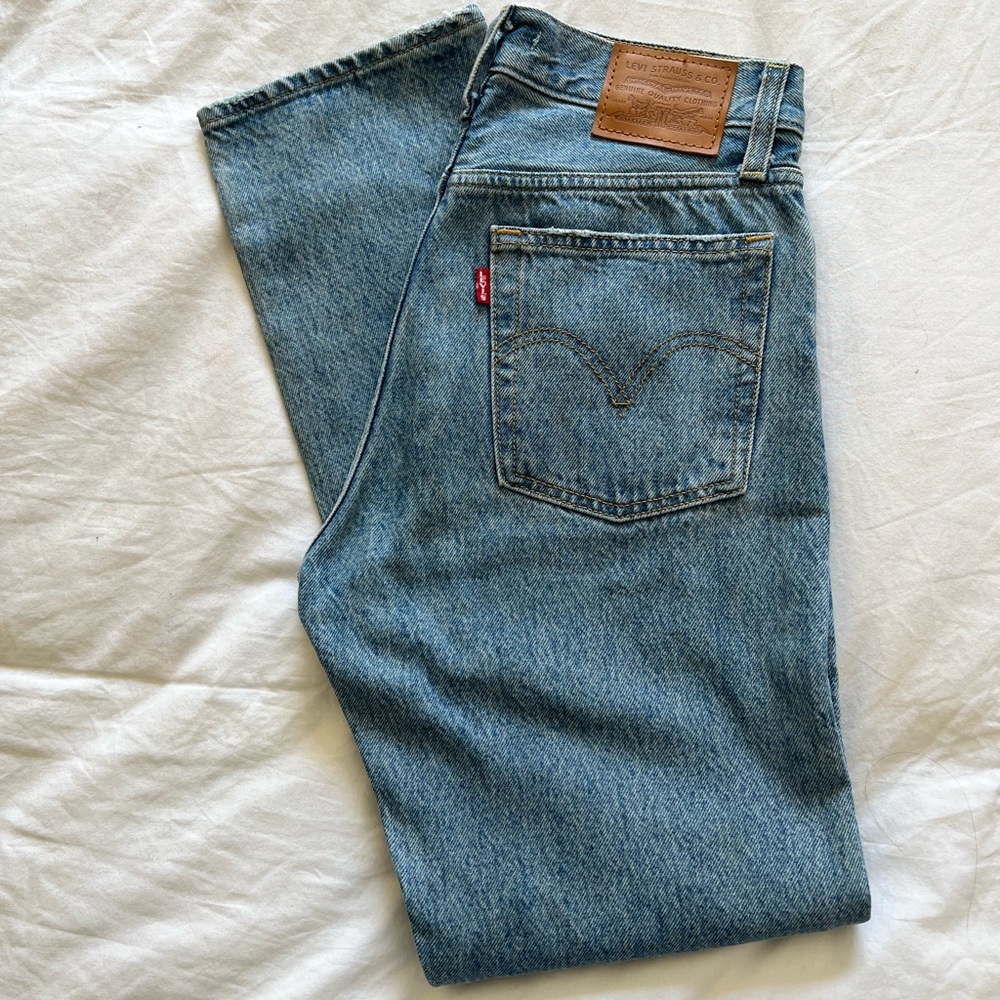 Levis Wedgie Straight Size 24
